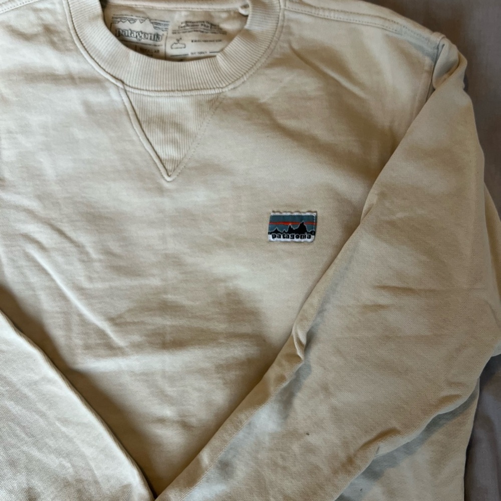 Patagonia Cream women’s Sweater